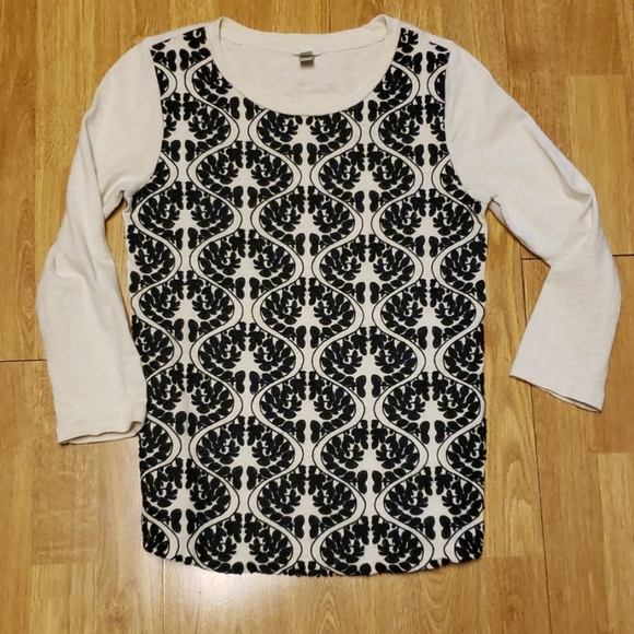 J. Crew Tops - J Crew XS cream/black embroidered tee